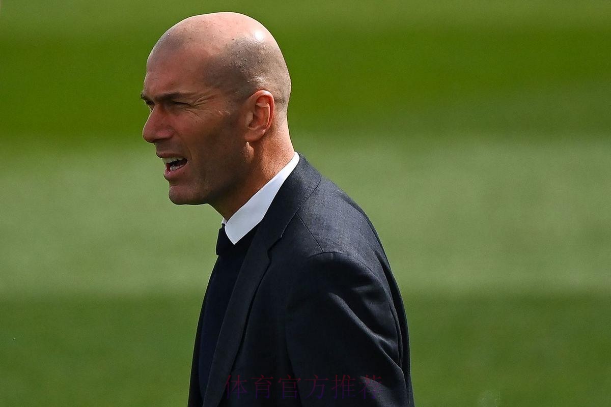 世体：齐达内明天将与弗洛伦蒂诺面谈以决定去留